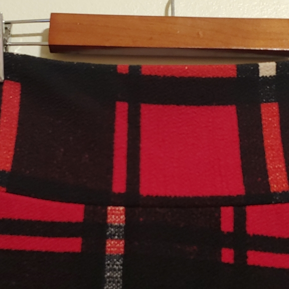 Lularoe Cassie sophisticated plaid skirt waffle - Picture 3 of 5